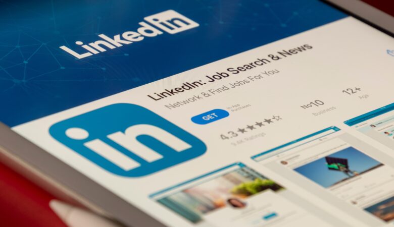 10 Innovative LinkedIn Background Photo Ideas to Elevate Your Profile
